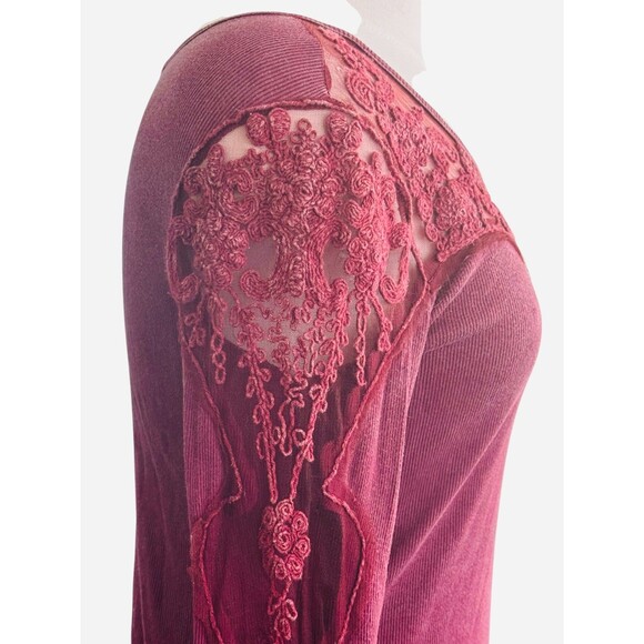 Gimmicks BKE Women M Plum Crochet Lace Front And Shoulders Long Sleeve Tee - Picture 5 of 6